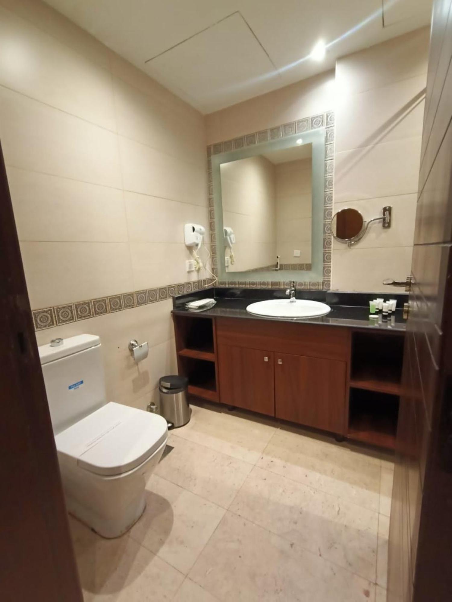 Hotel Quiet Jeddah Al Hamra Esterno foto